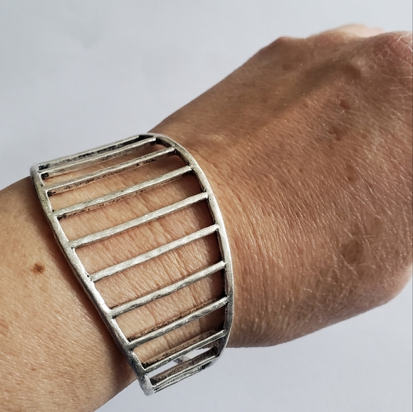 Cuff Bracelet - Picture 3 of 4